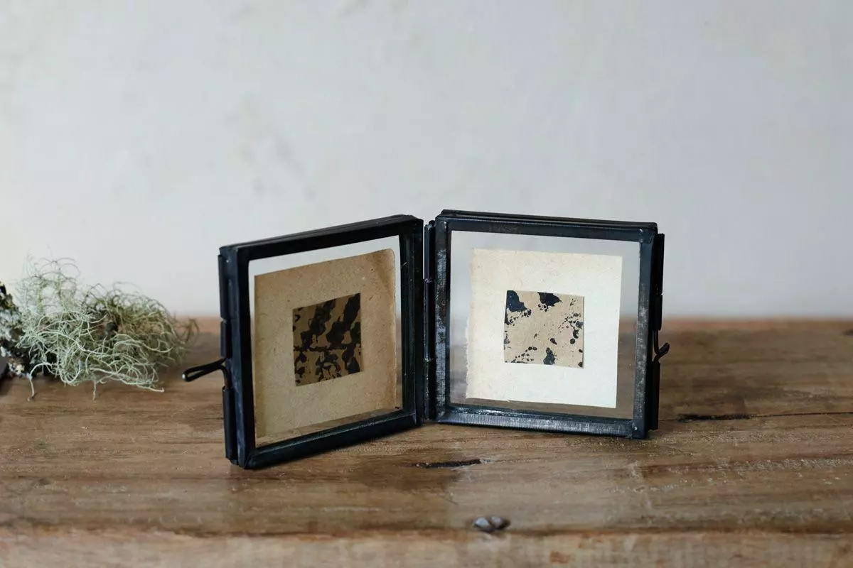 Nkuku Home Accessories Tiny Folded Danta Frame - Antique Black (Set Of 2) 3 Nkuku Home Accessories Tiny Folded Danta Frame - Antique Black (Set Of 2)