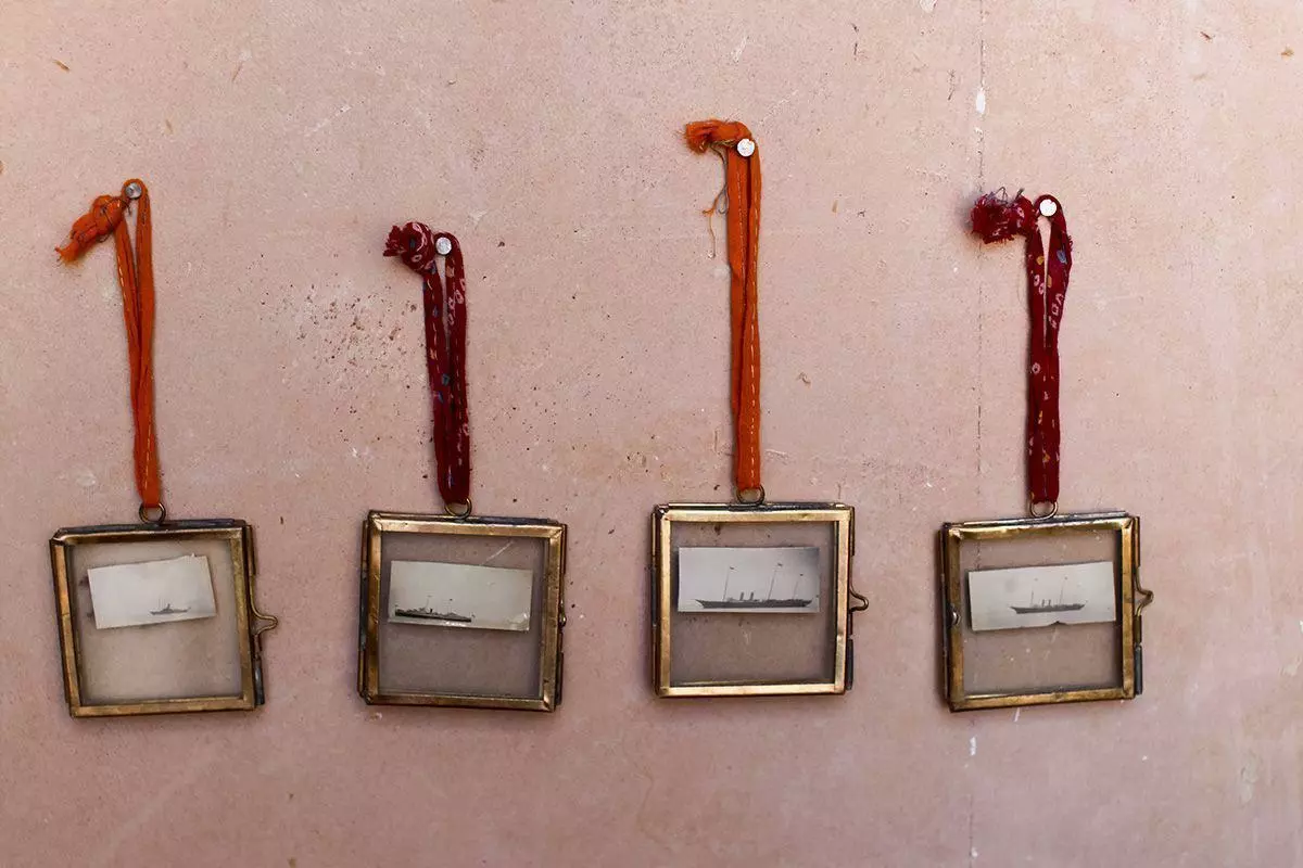 Nkuku Home Accessories Tiny Kiko Frame Antique Brass (Set Of 4) 3 Nkuku Home Accessories Tiny Kiko Frame Antique Brass (Set Of 4)