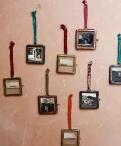 Nkuku Home Accessories Tiny Kiko Frame Antique Brass (Set Of 4) 8 Nkuku Home Accessories Tiny Kiko Frame Antique Brass (Set Of 4)